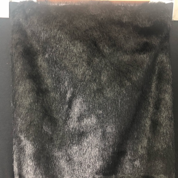 Classy Women’s skirt in Black - Picture 2 of 6